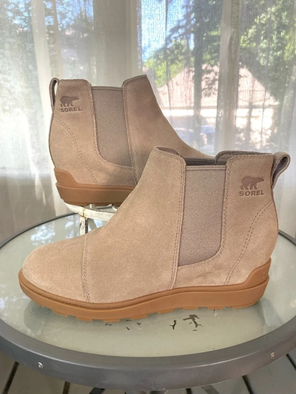 Sorel Women's Evie II Chelsea Suede Ankle Boots Size 9 Caribou Buff & Gum Tan